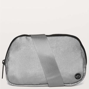 Lululemon Everywhere Belt Bag Rare Original/OG in SILVER